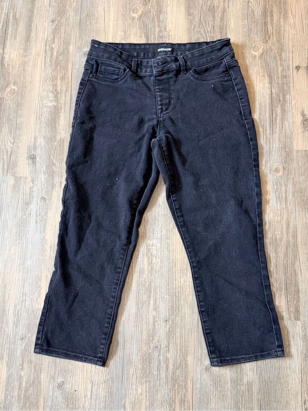Jordache black capri pull on jeans in size small